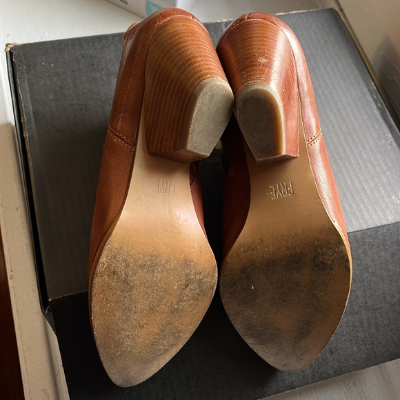 Great condition Frye Reina bootie in cognac size 9.5 - Picture 8 of 9